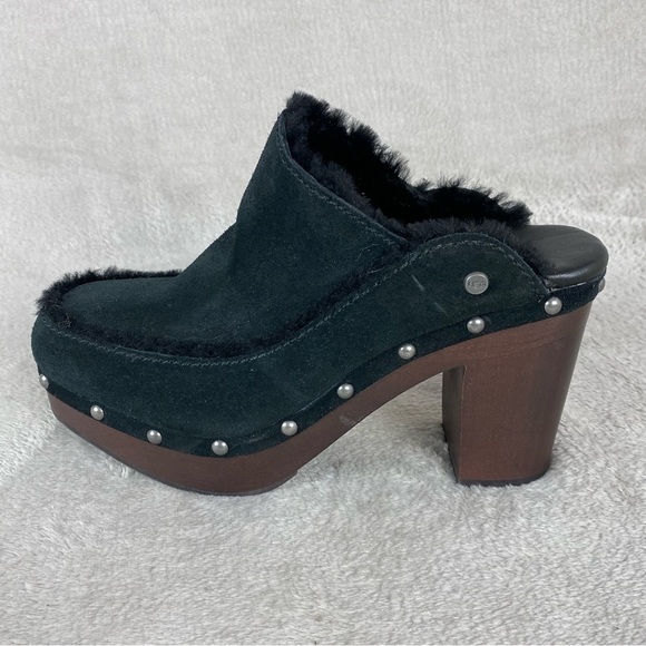 UGG Aubriana Mule Women's Heel Boots 7 Black Suede Sheepskin Lined Studded NEW - Picture 2 of 8